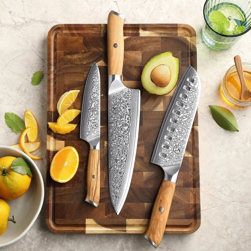 3er Messerset Küche aus Damaststahl | Damast Küchenmesserset mit Kochmesser, Santoku Messer, Universalmesser mit Olivenholz Griff